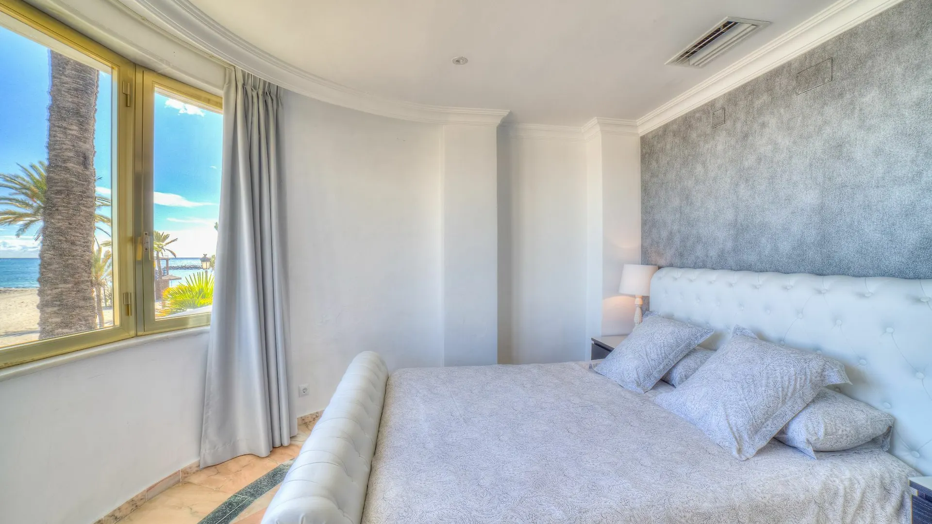 Banus Beach Apartments Марбелья 0*,
