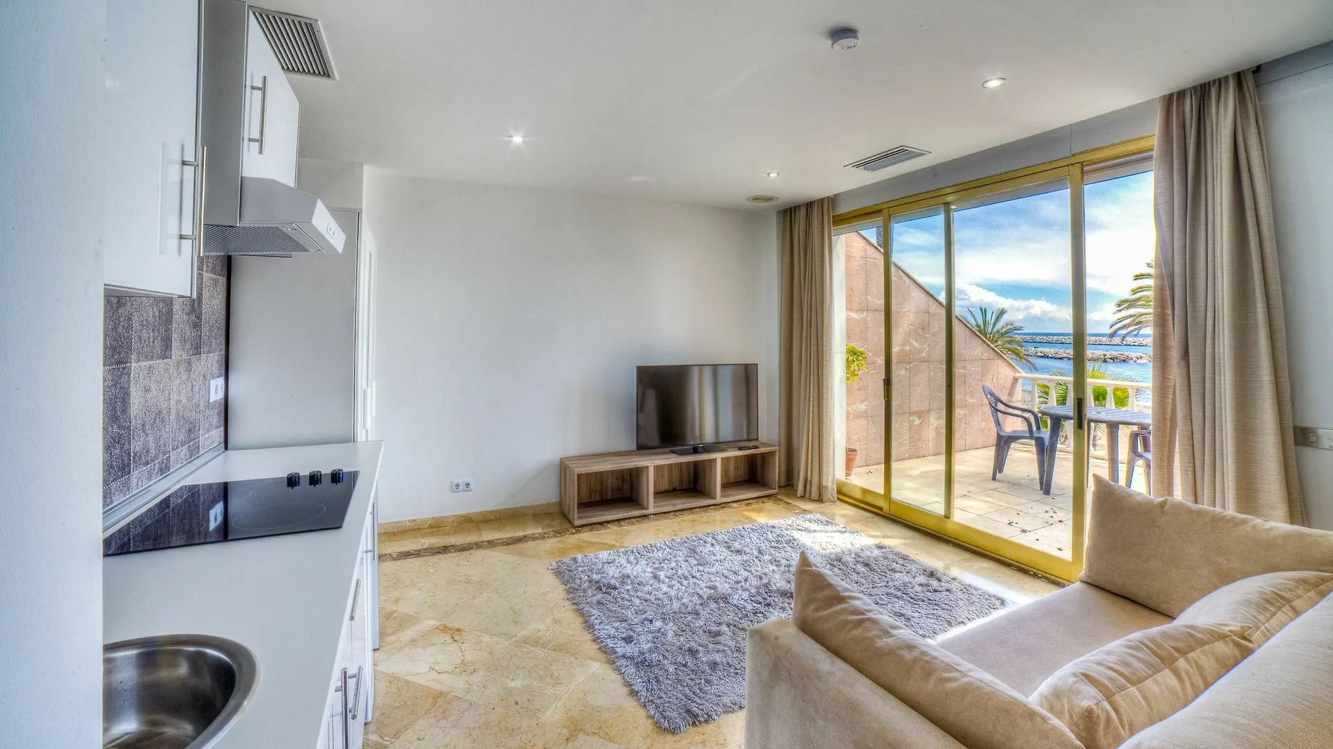 Banus Beach Apartments Марбелья