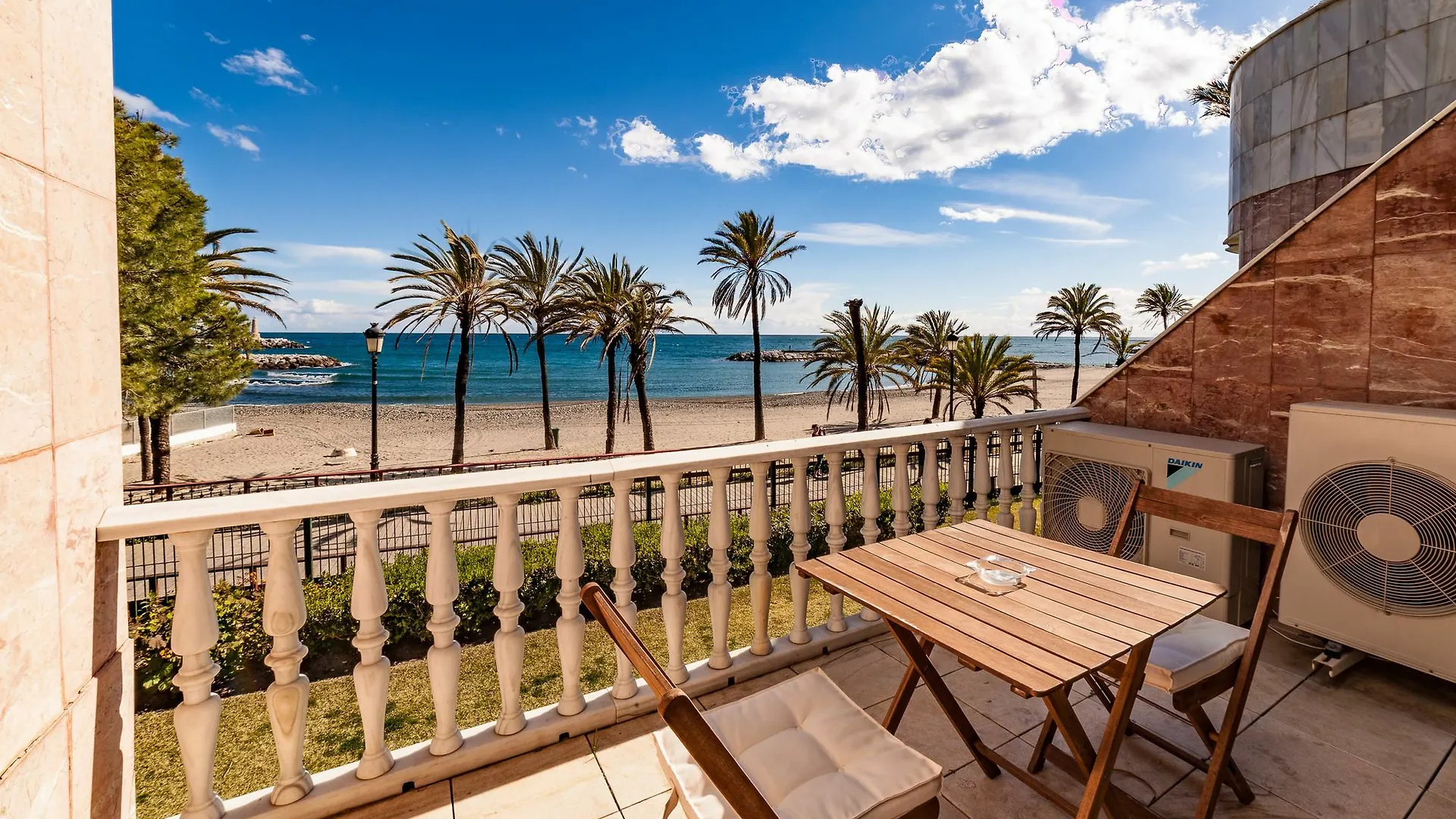 Banus Beach Apartments Марбелья Испания