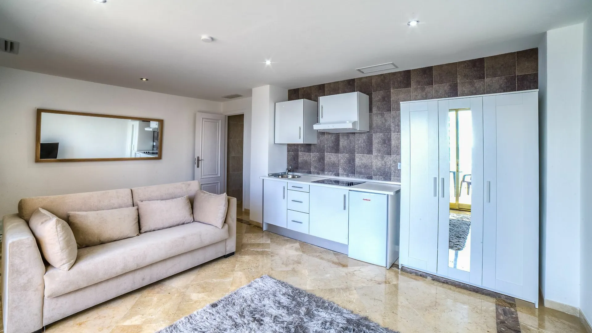 Banus Beach Apartments Марбелья 0*,  Испания